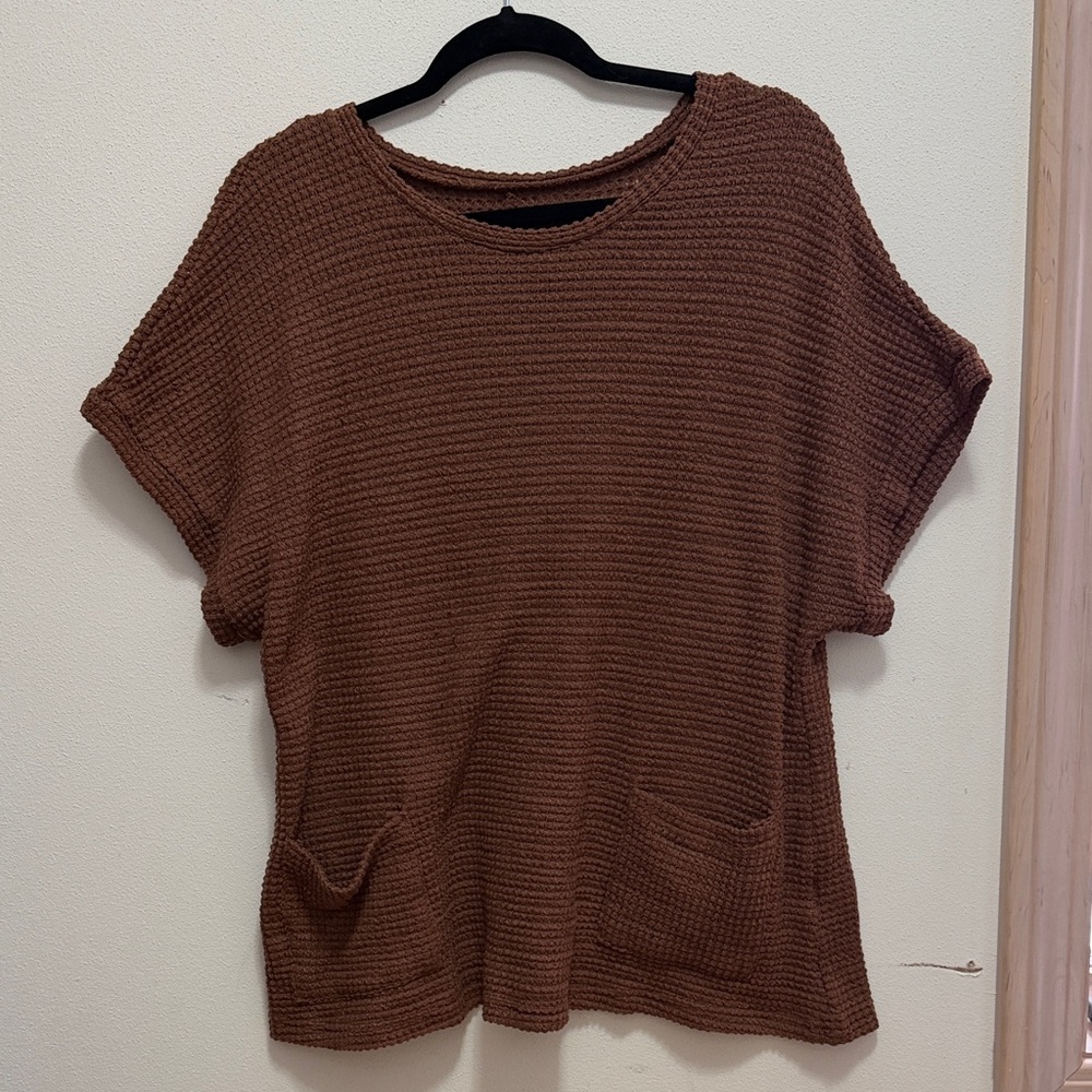 Casual Brown Knit Top with Pockets